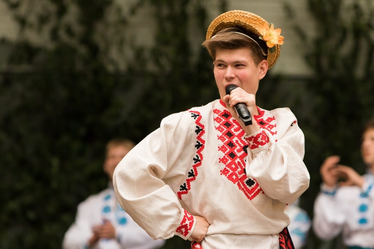 VIII Starptautiskā tautas deju festivāla "Sudmaliņas" koncerti un latvisko labumu tirgus Vērmanes dārzā Rīgā