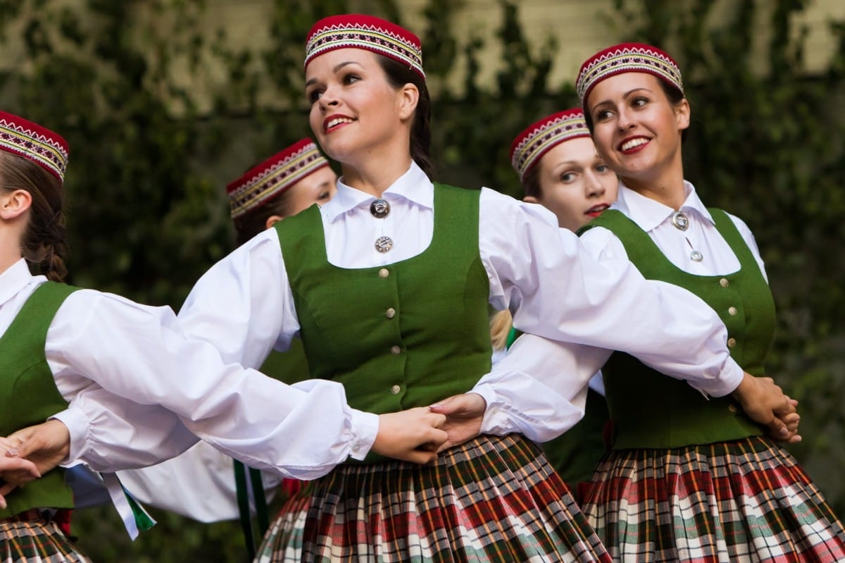 VIII Starptautiskā tautas deju festivāla "Sudmaliņas" koncerti un latvisko labumu tirgus Vērmanes dārzā Rīgā