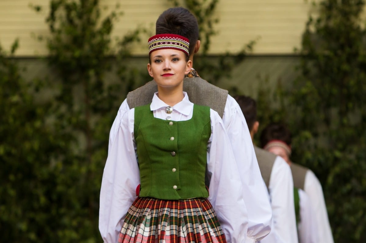 VIII Starptautiskā tautas deju festivāla "Sudmaliņas" koncerti un latvisko labumu tirgus Vērmanes dārzā Rīgā