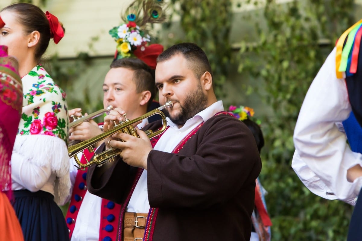 VIII Starptautiskā tautas deju festivāla "Sudmaliņas" koncerti un latvisko labumu tirgus Vērmanes dārzā Rīgā