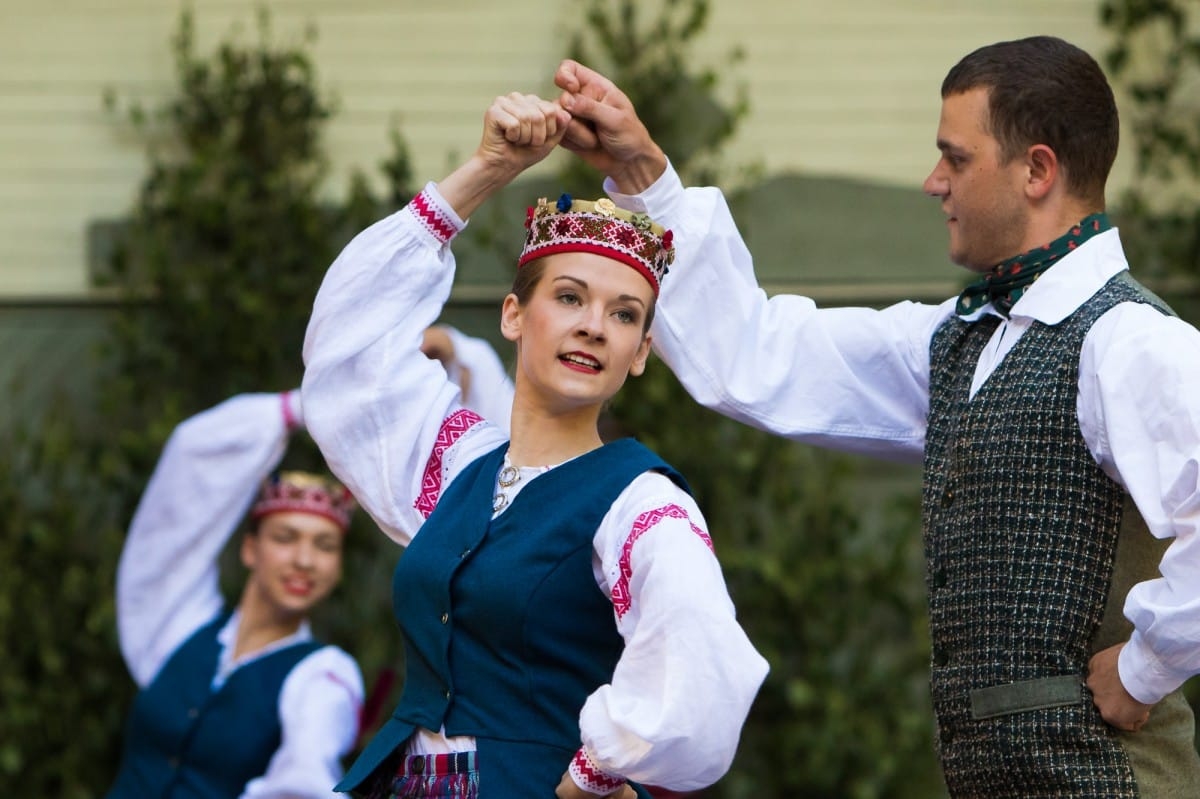 VIII Starptautiskā tautas deju festivāla "Sudmaliņas" koncerti un latvisko labumu tirgus Vērmanes dārzā Rīgā