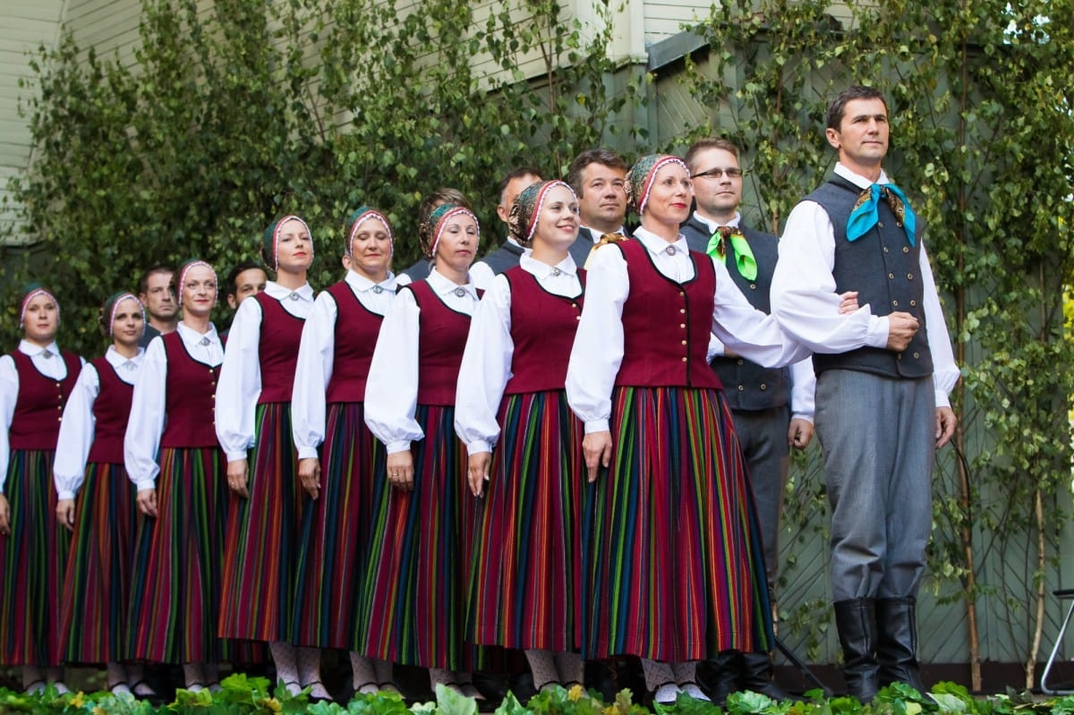 VIII Starptautiskā tautas deju festivāla "Sudmaliņas" koncerti un latvisko labumu tirgus Vērmanes dārzā Rīgā