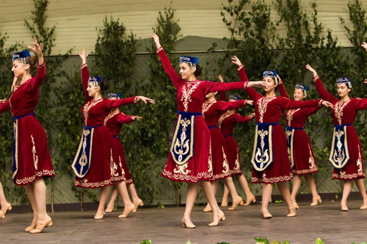 VIII Starptautiskā tautas deju festivāla "Sudmaliņas" koncerti un latvisko labumu tirgus Vērmanes dārzā Rīgā