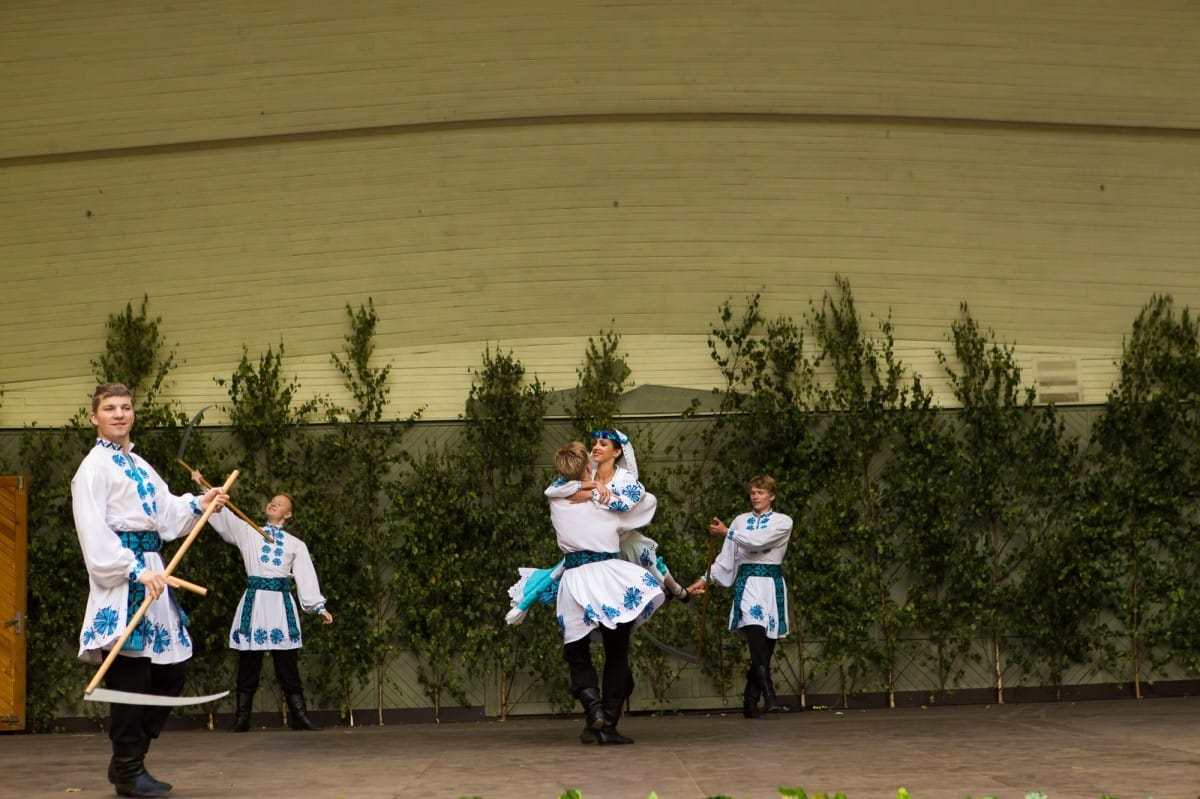 VIII Starptautiskā tautas deju festivāla "Sudmaliņas" koncerti un latvisko labumu tirgus Vērmanes dārzā Rīgā
