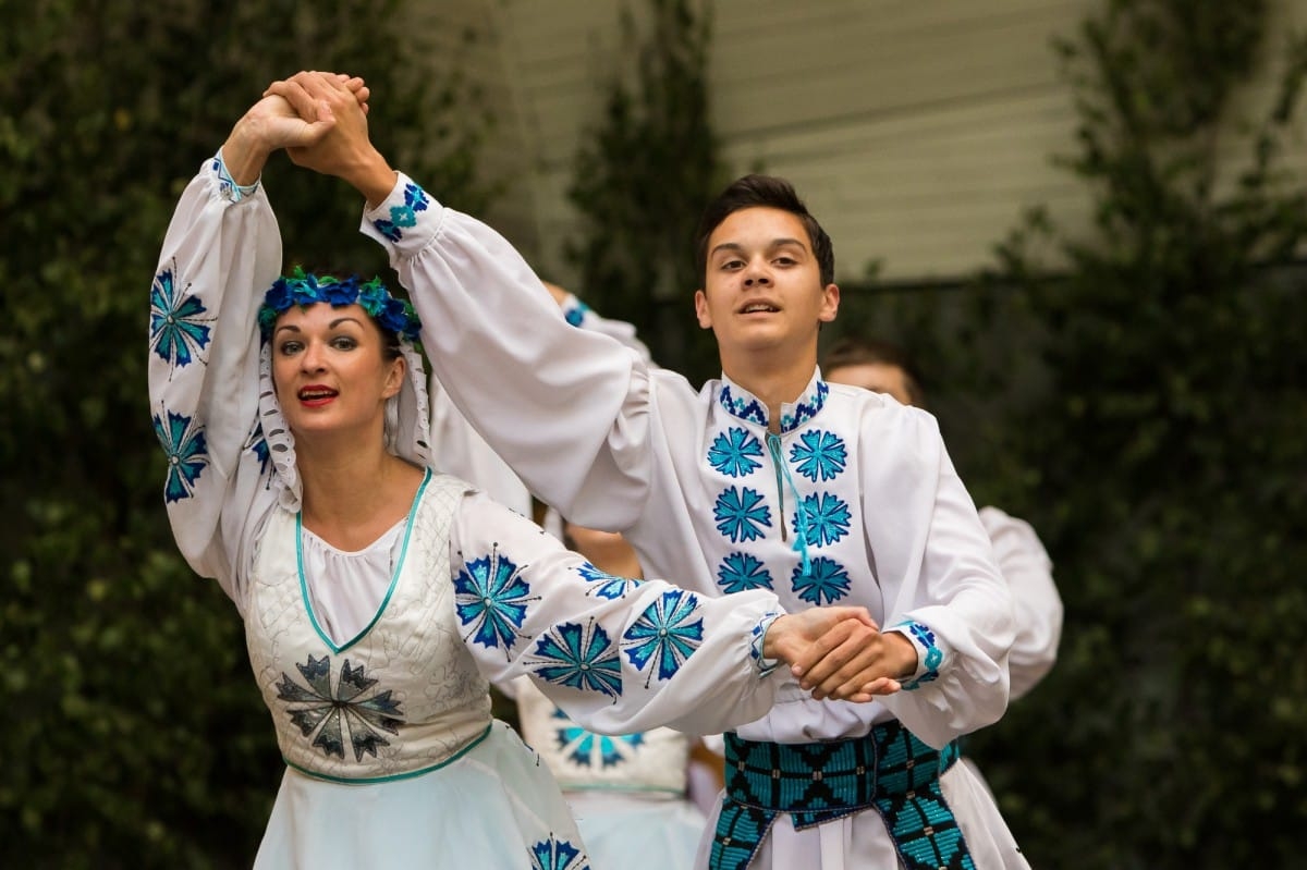 VIII Starptautiskā tautas deju festivāla "Sudmaliņas" koncerti un latvisko labumu tirgus Vērmanes dārzā Rīgā