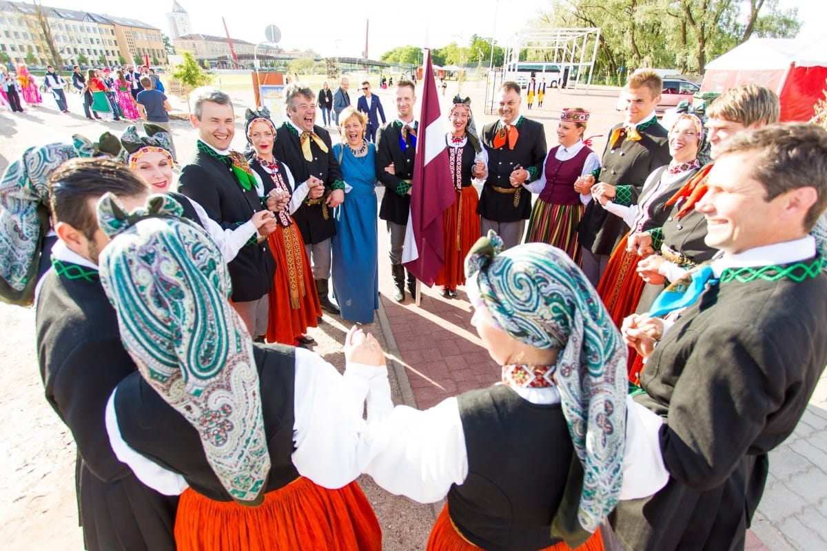 VIII Starptautiskā tautas deju festivāla "Sudmaliņas" Noslēguma koncerts "Pasaules vēji mūsu dejās"