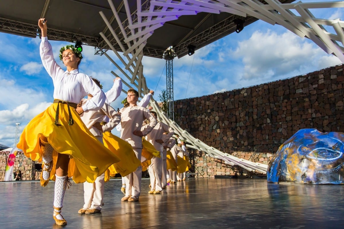 VIII Starptautiskā tautas deju festivāla "Sudmaliņas" Noslēguma koncerts "Pasaules vēji mūsu dejās"