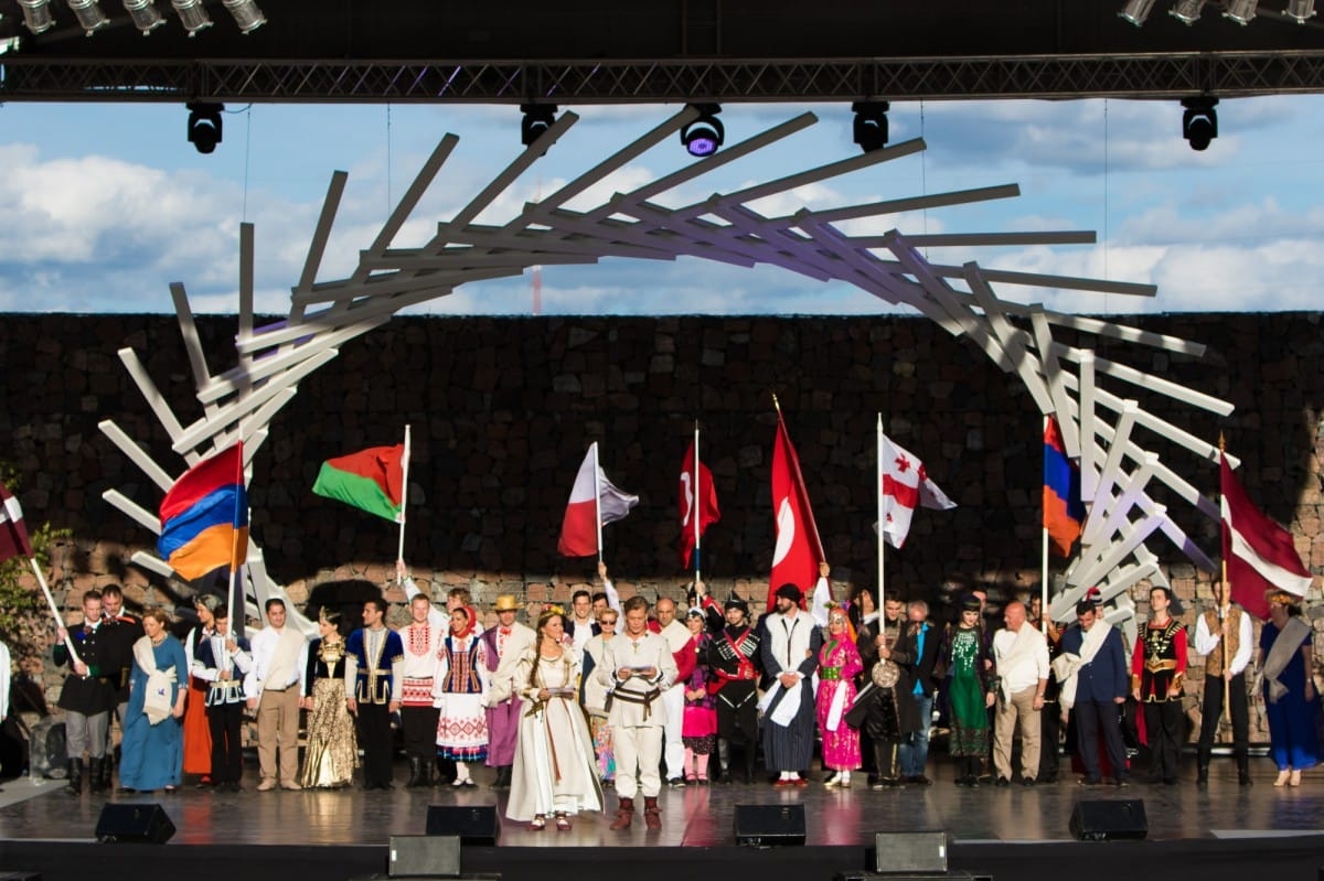 VIII Starptautiskā tautas deju festivāla "Sudmaliņas" Noslēguma koncerts "Pasaules vēji mūsu dejās"