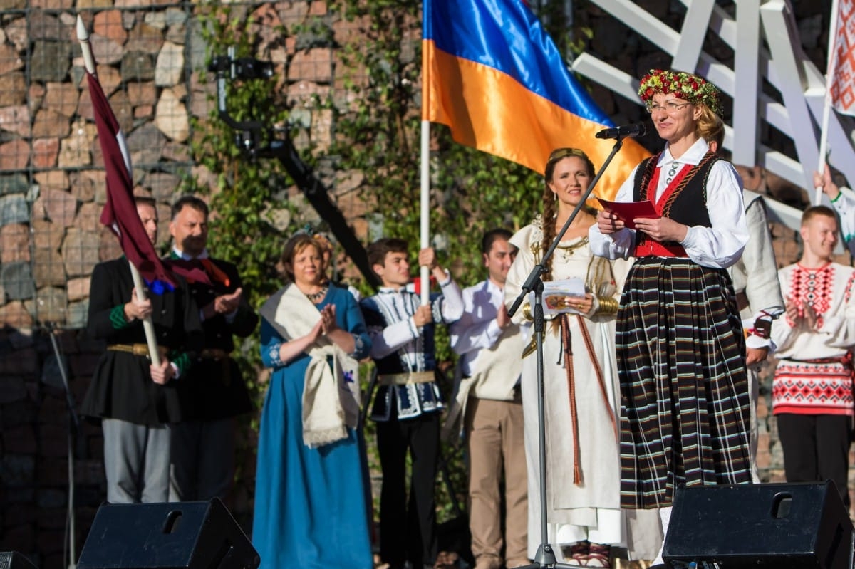 VIII Starptautiskā tautas deju festivāla "Sudmaliņas" Noslēguma koncerts "Pasaules vēji mūsu dejās"