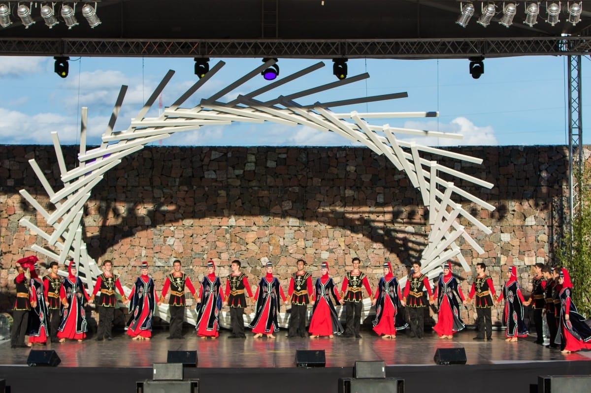 VIII Starptautiskā tautas deju festivāla "Sudmaliņas" Noslēguma koncerts "Pasaules vēji mūsu dejās"