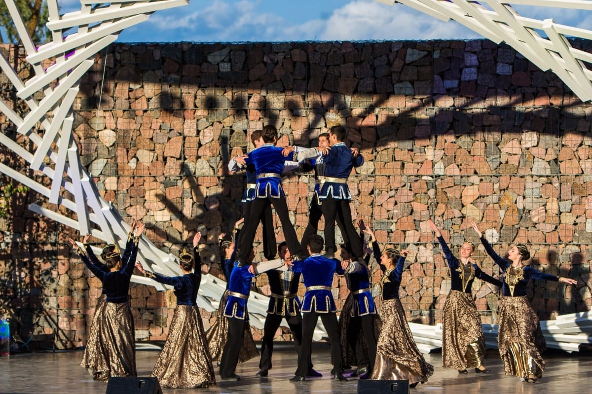 VIII Starptautiskā tautas deju festivāla "Sudmaliņas" Noslēguma koncerts "Pasaules vēji mūsu dejās"