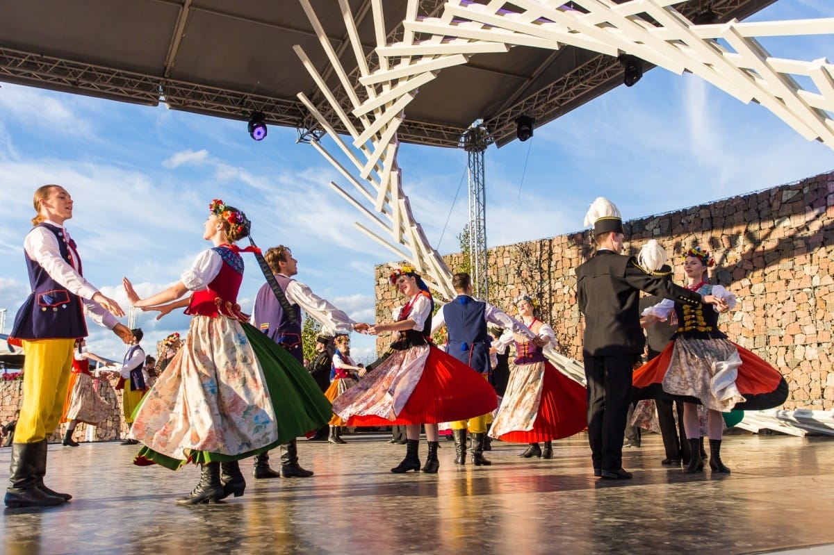 VIII Starptautiskā tautas deju festivāla "Sudmaliņas" Noslēguma koncerts "Pasaules vēji mūsu dejās"