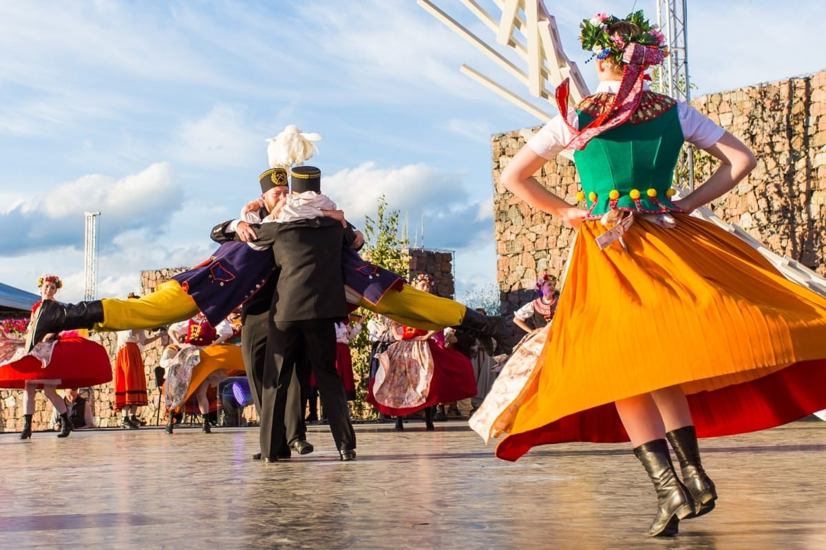 VIII Starptautiskā tautas deju festivāla "Sudmaliņas" Noslēguma koncerts "Pasaules vēji mūsu dejās"