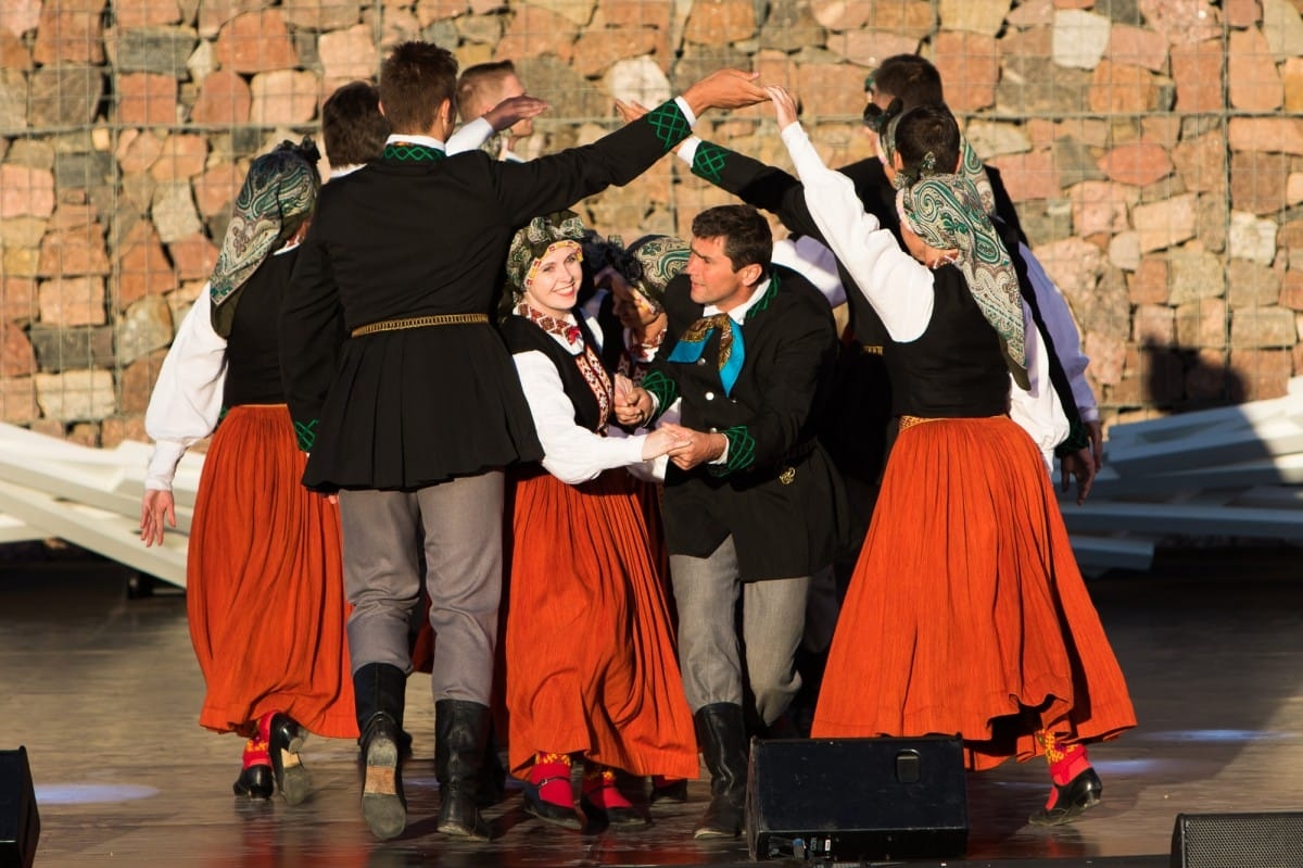 VIII Starptautiskā tautas deju festivāla "Sudmaliņas" Noslēguma koncerts "Pasaules vēji mūsu dejās"