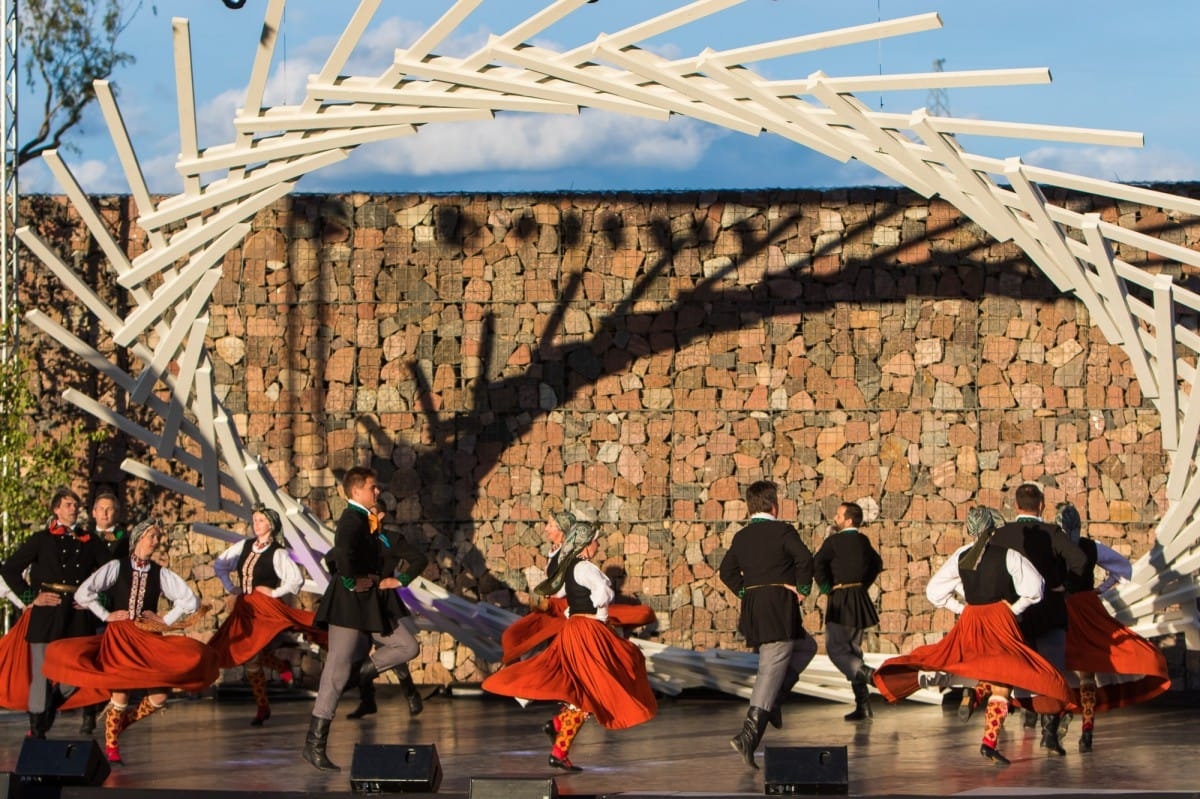 VIII Starptautiskā tautas deju festivāla "Sudmaliņas" Noslēguma koncerts "Pasaules vēji mūsu dejās"