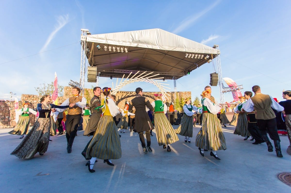 VIII Starptautiskā tautas deju festivāla "Sudmaliņas" Noslēguma koncerts "Pasaules vēji mūsu dejās"