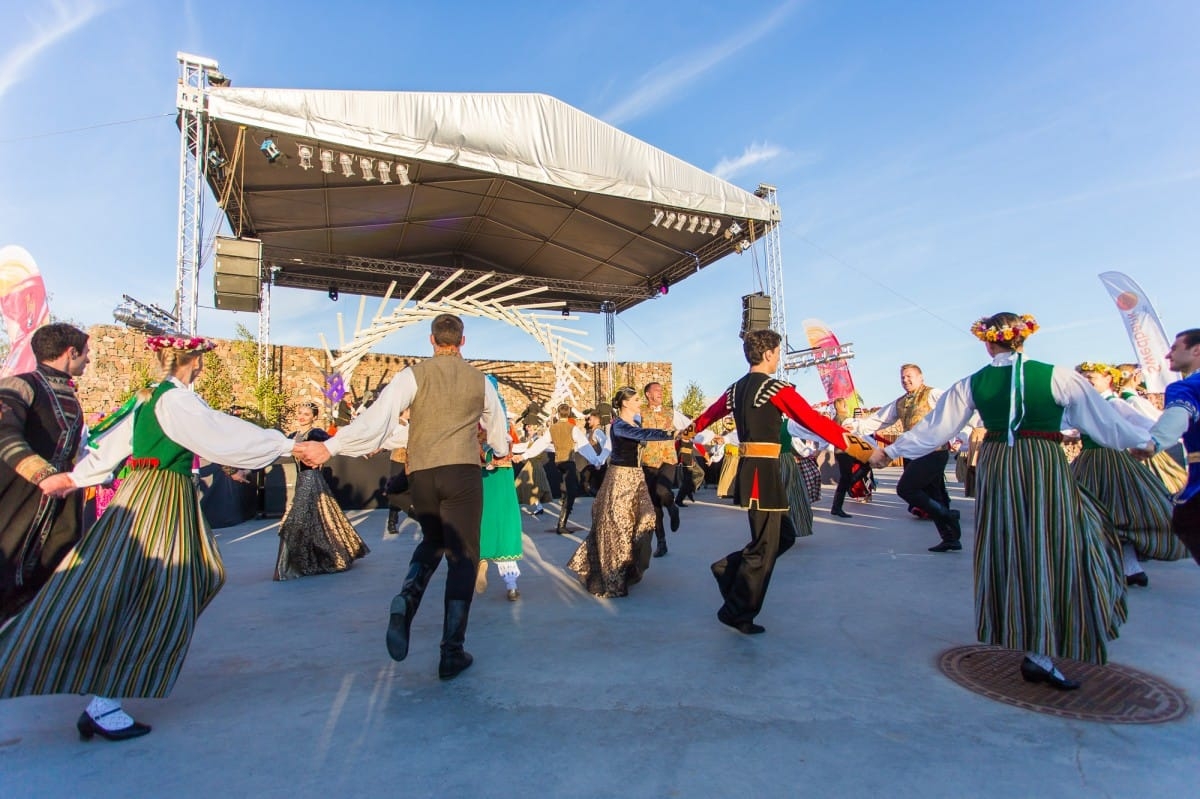 VIII Starptautiskā tautas deju festivāla "Sudmaliņas" Noslēguma koncerts "Pasaules vēji mūsu dejās"