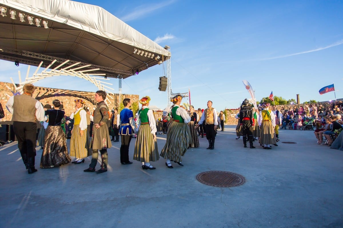 VIII Starptautiskā tautas deju festivāla "Sudmaliņas" Noslēguma koncerts "Pasaules vēji mūsu dejās"