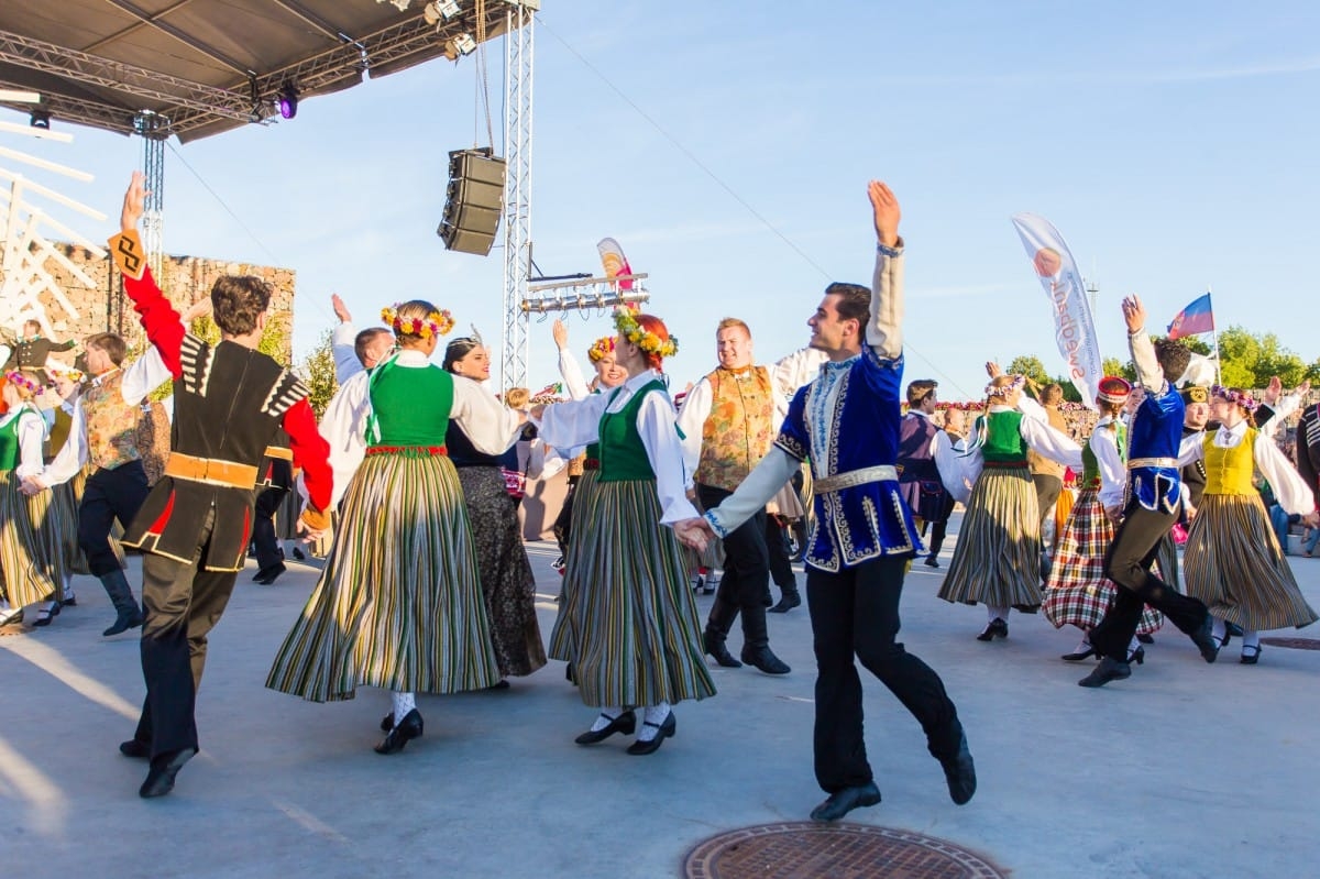 VIII Starptautiskā tautas deju festivāla "Sudmaliņas" Noslēguma koncerts "Pasaules vēji mūsu dejās"