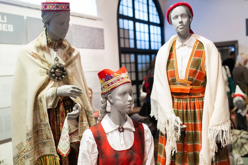 Izstādes "Latviskās dvēseles raksti" atklāšana Cēsu Izstāžu namā