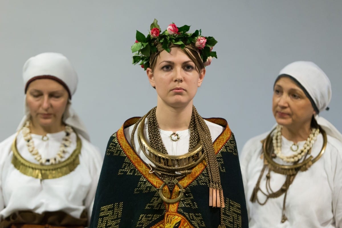 "Katram savu tautastērpu" kalendāra un plānotāja "Dienrādis 2017" atklāšana