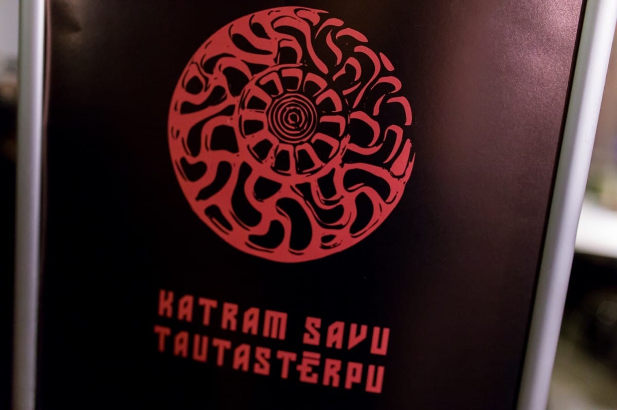 "Katram savu tautastērpu" kalendāra un plānotāja "Dienrādis 2017" atklāšana