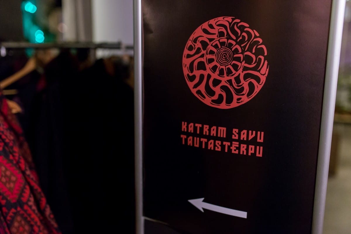 "Katram savu tautastērpu" kalendāra un plānotāja "Dienrādis 2017" atklāšana