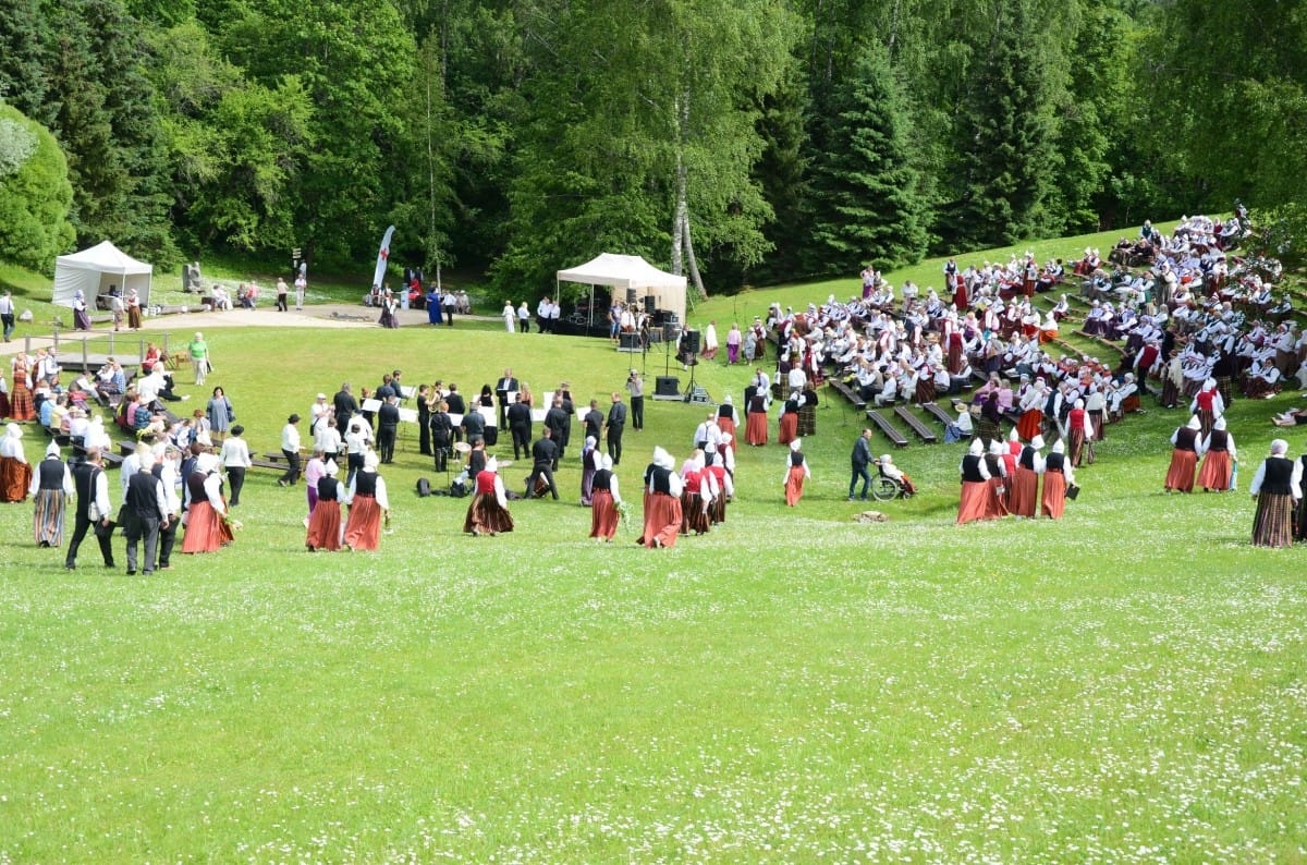 Latvijas senioru koru svētki "Trejdeviņi tēvu zemē"