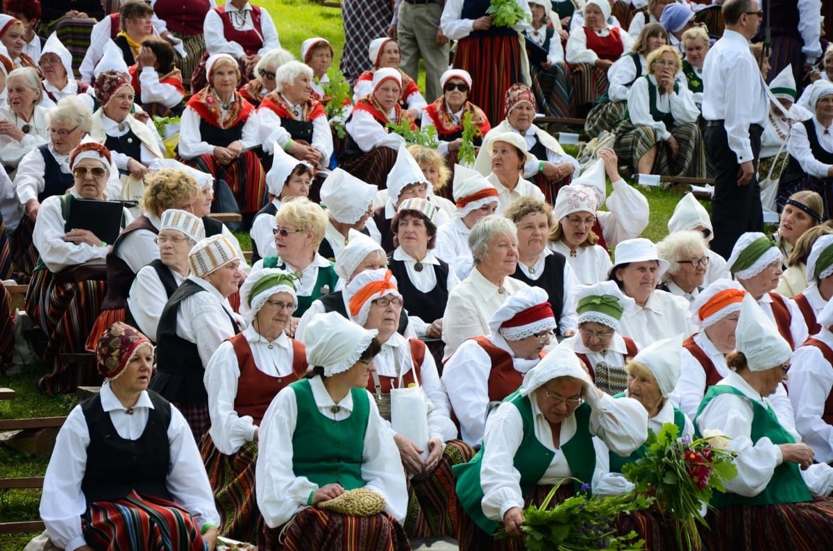 Latvijas senioru koru svētki "Trejdeviņi tēvu zemē"