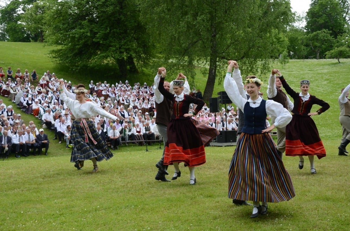 Latvijas senioru koru svētki "Trejdeviņi tēvu zemē"