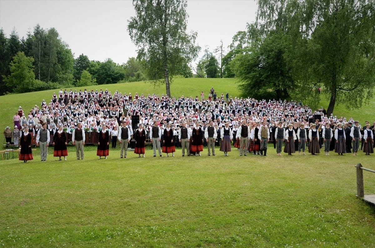 Latvijas senioru koru svētki "Trejdeviņi tēvu zemē"