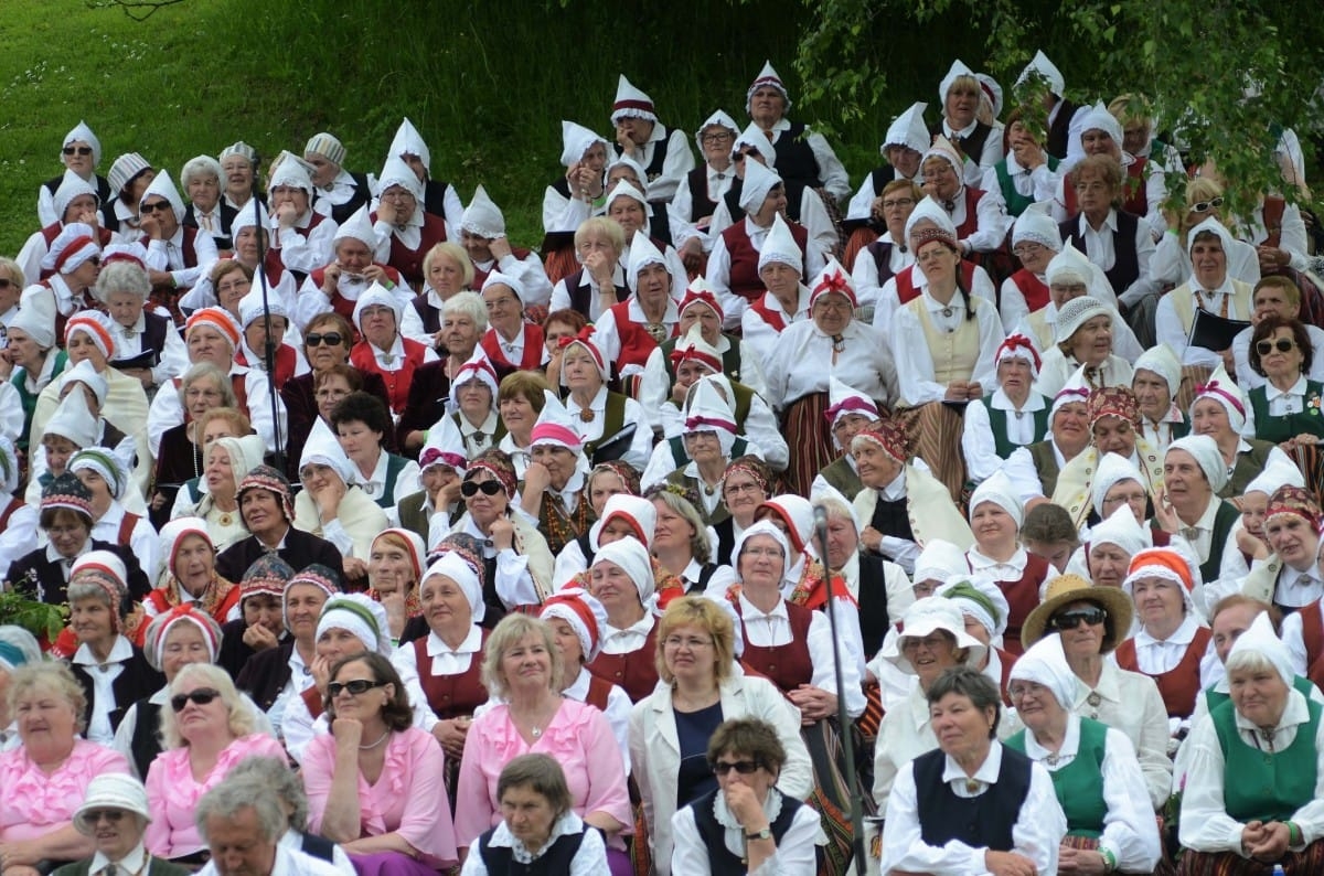 Latvijas senioru koru svētki "Trejdeviņi tēvu zemē"