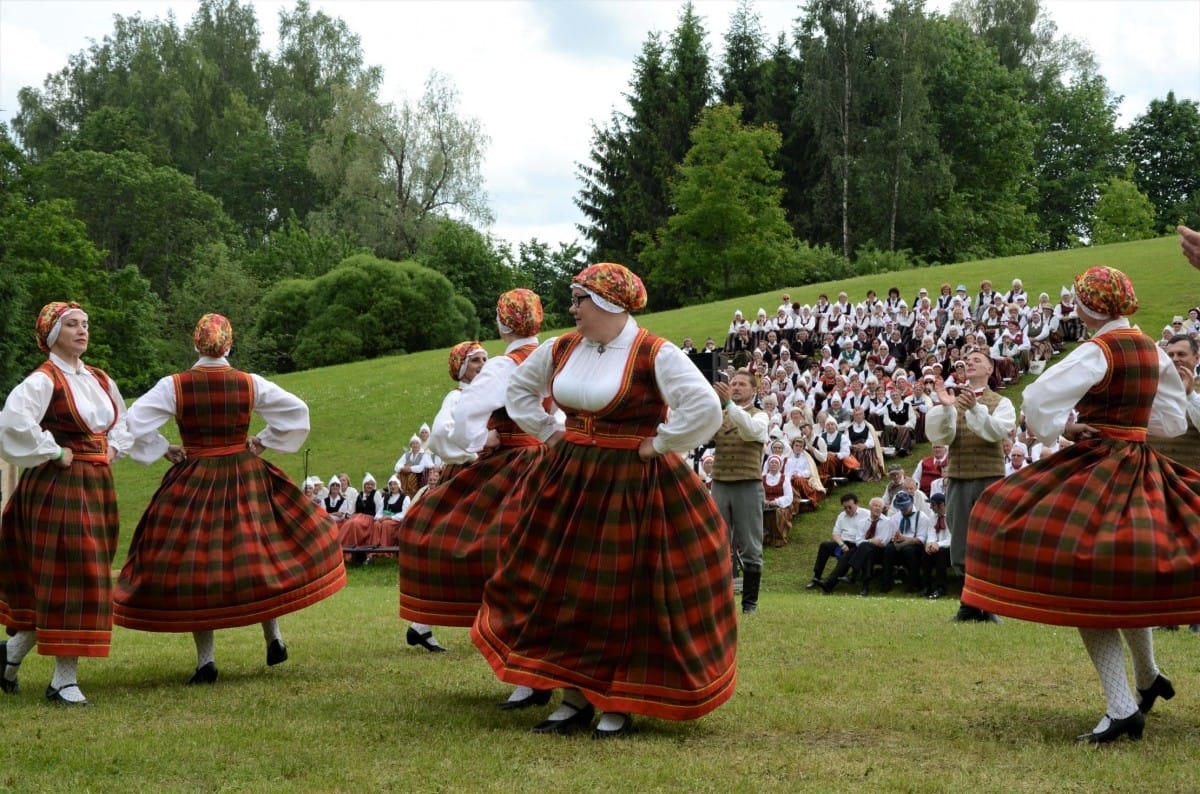 Latvijas senioru koru svētki "Trejdeviņi tēvu zemē"