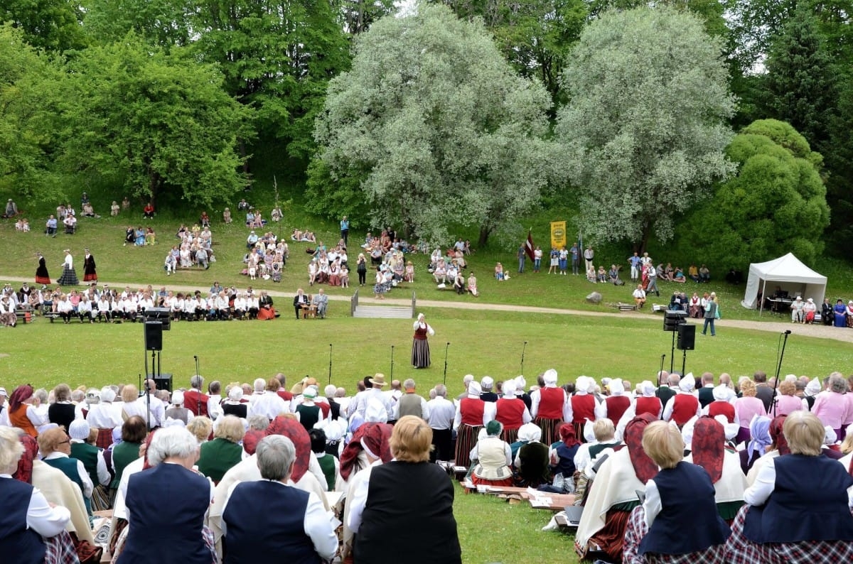 Latvijas senioru koru svētki "Trejdeviņi tēvu zemē"