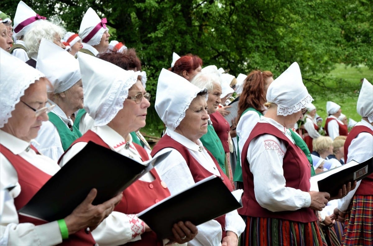 Latvijas senioru koru svētki "Trejdeviņi tēvu zemē"