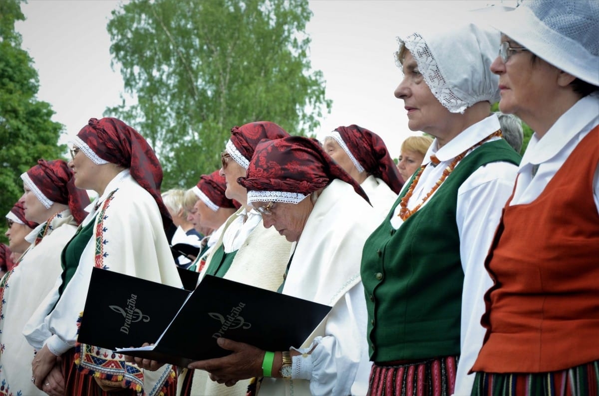 Latvijas senioru koru svētki "Trejdeviņi tēvu zemē"