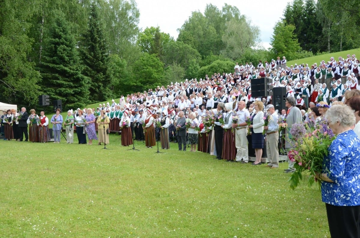 Latvijas senioru koru svētki "Trejdeviņi tēvu zemē"