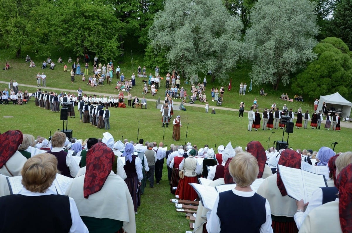 Latvijas senioru koru svētki "Trejdeviņi tēvu zemē"
