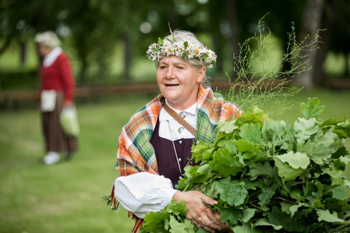 VASARAS SAULGRIEŽI LATVIJAS NOVADOS