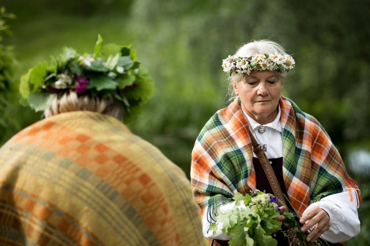 VASARAS SAULGRIEŽI LATVIJAS NOVADOS