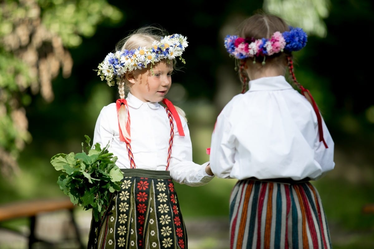 VASARAS SAULGRIEŽI LATVIJAS NOVADOS