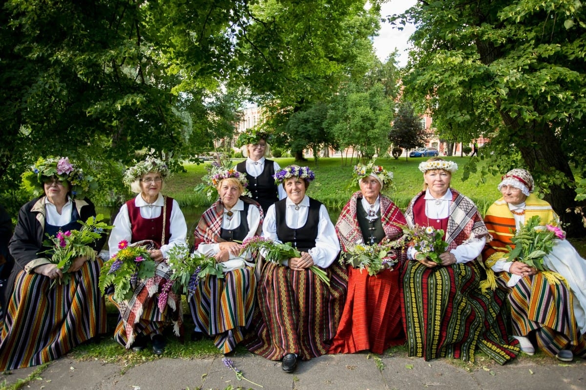 VASARAS SAULGRIEŽI LATVIJAS NOVADOS