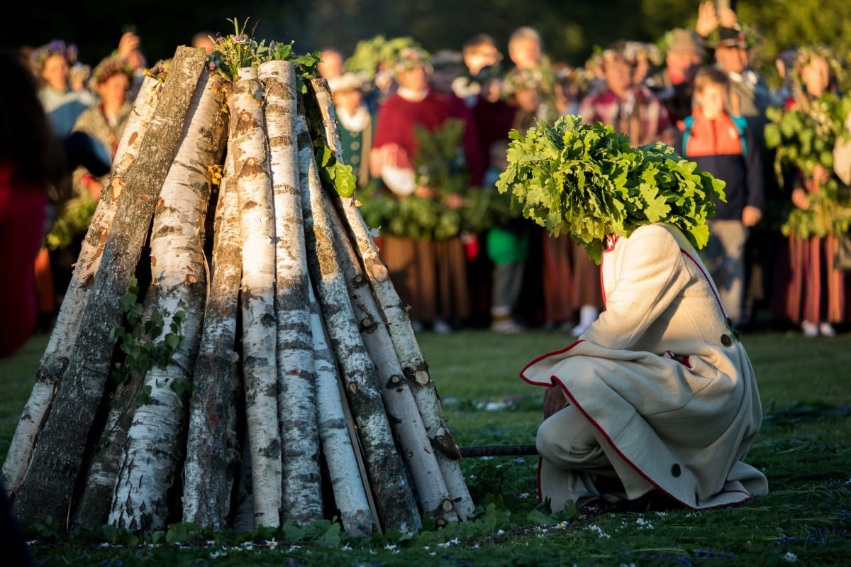 VASARAS SAULGRIEŽI LATVIJAS NOVADOS