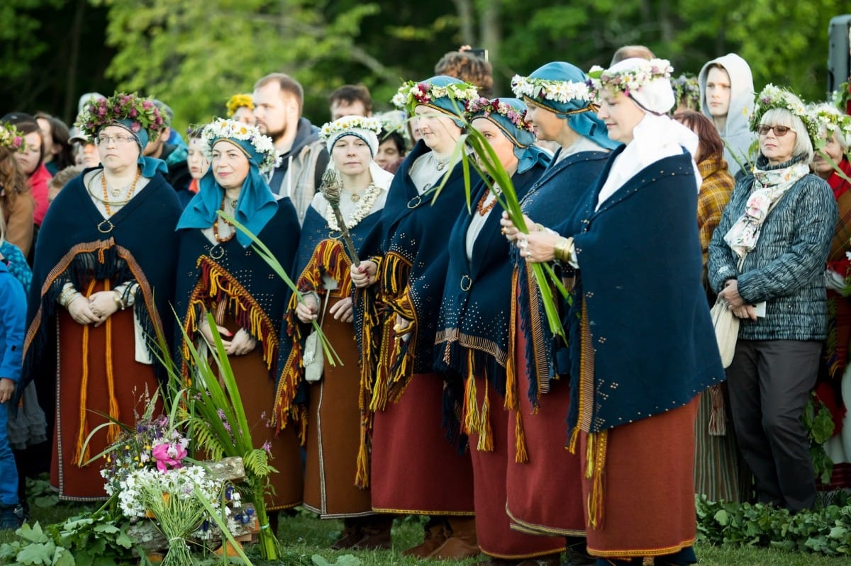 VASARAS SAULGRIEŽI LATVIJAS NOVADOS