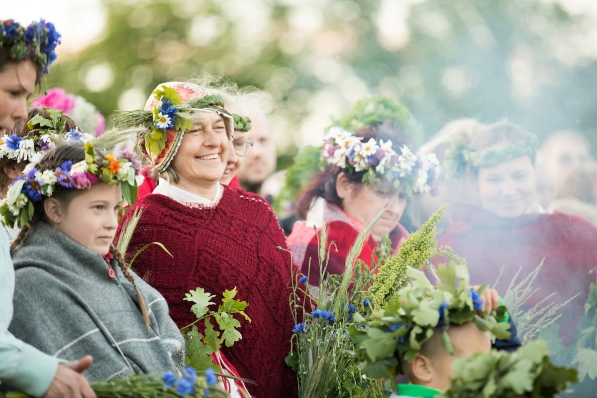 VASARAS SAULGRIEŽI LATVIJAS NOVADOS