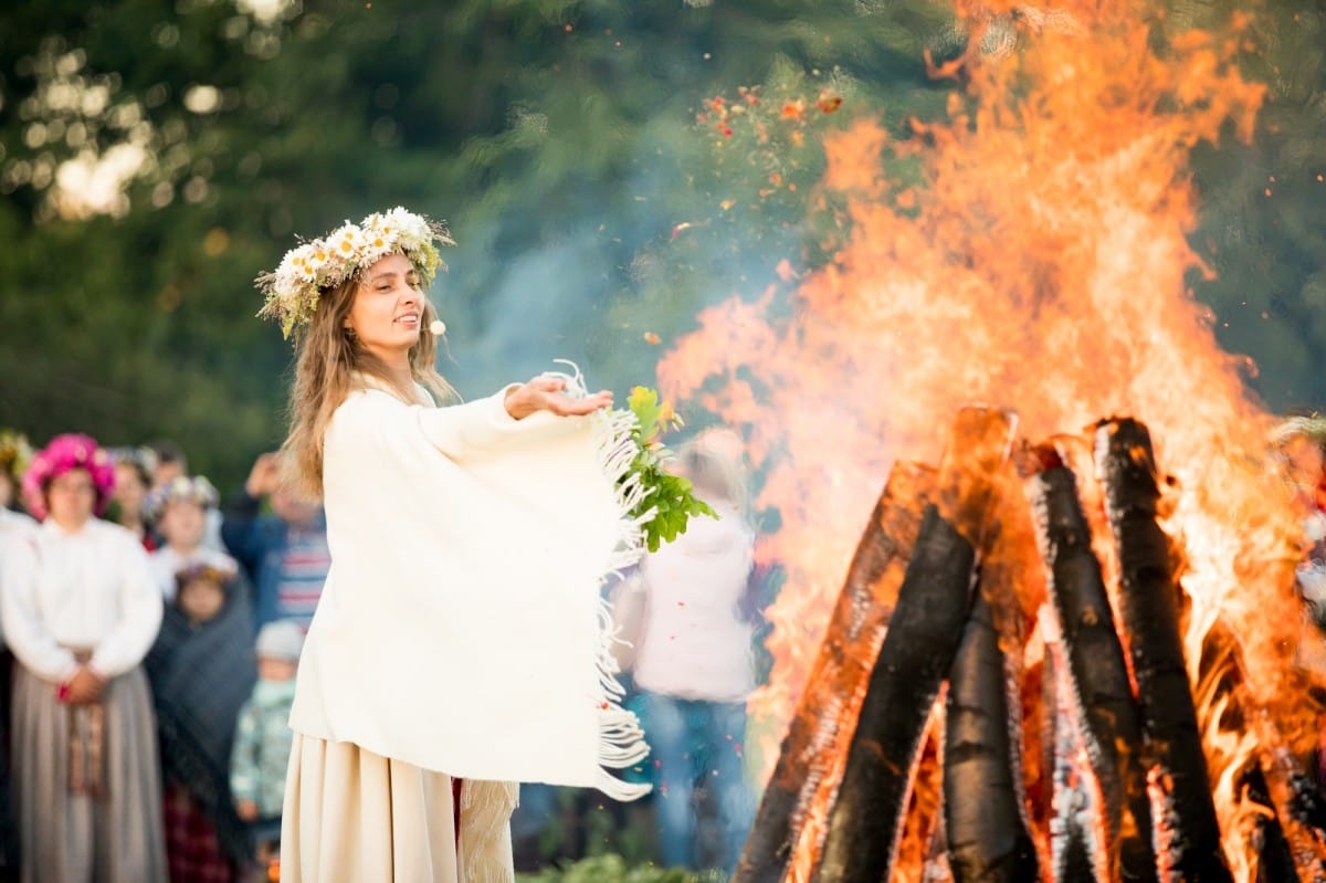 VASARAS SAULGRIEŽI LATVIJAS NOVADOS