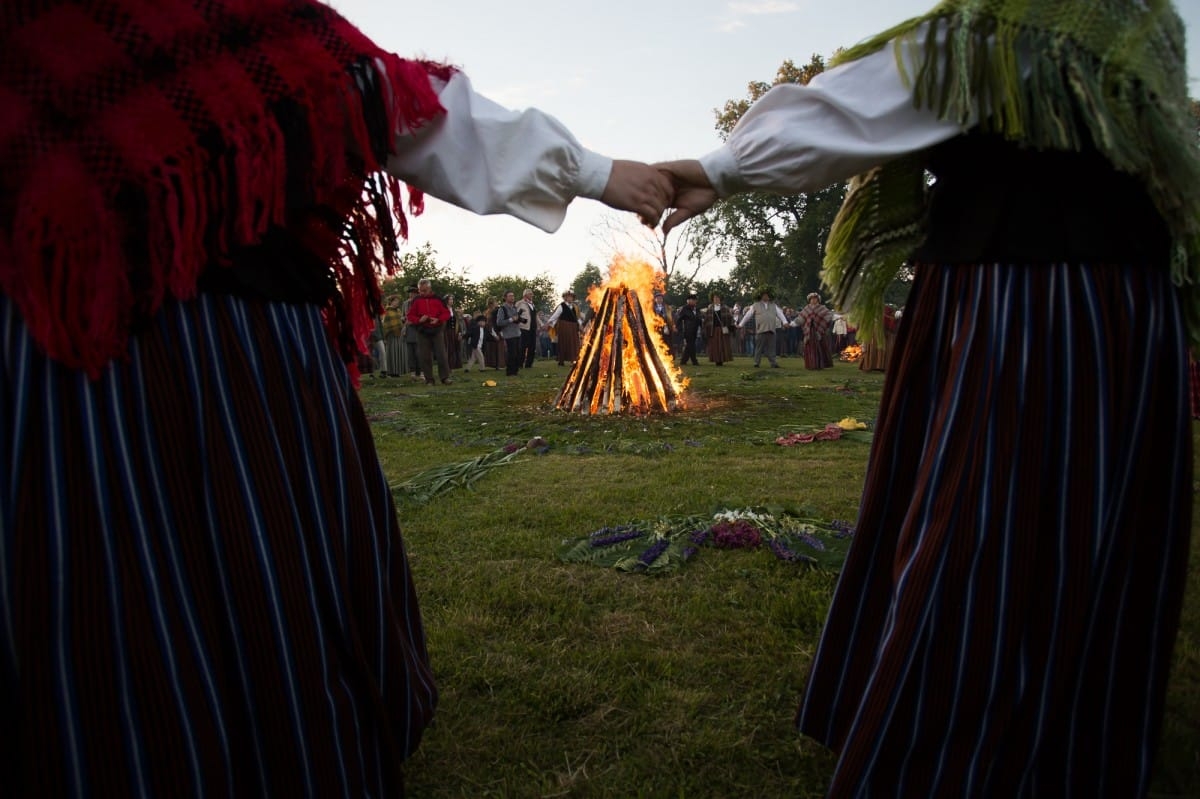 VASARAS SAULGRIEŽI LATVIJAS NOVADOS