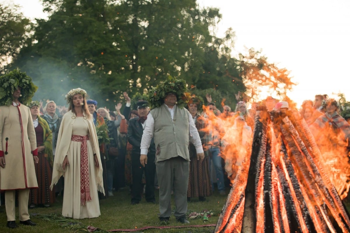 VASARAS SAULGRIEŽI LATVIJAS NOVADOS