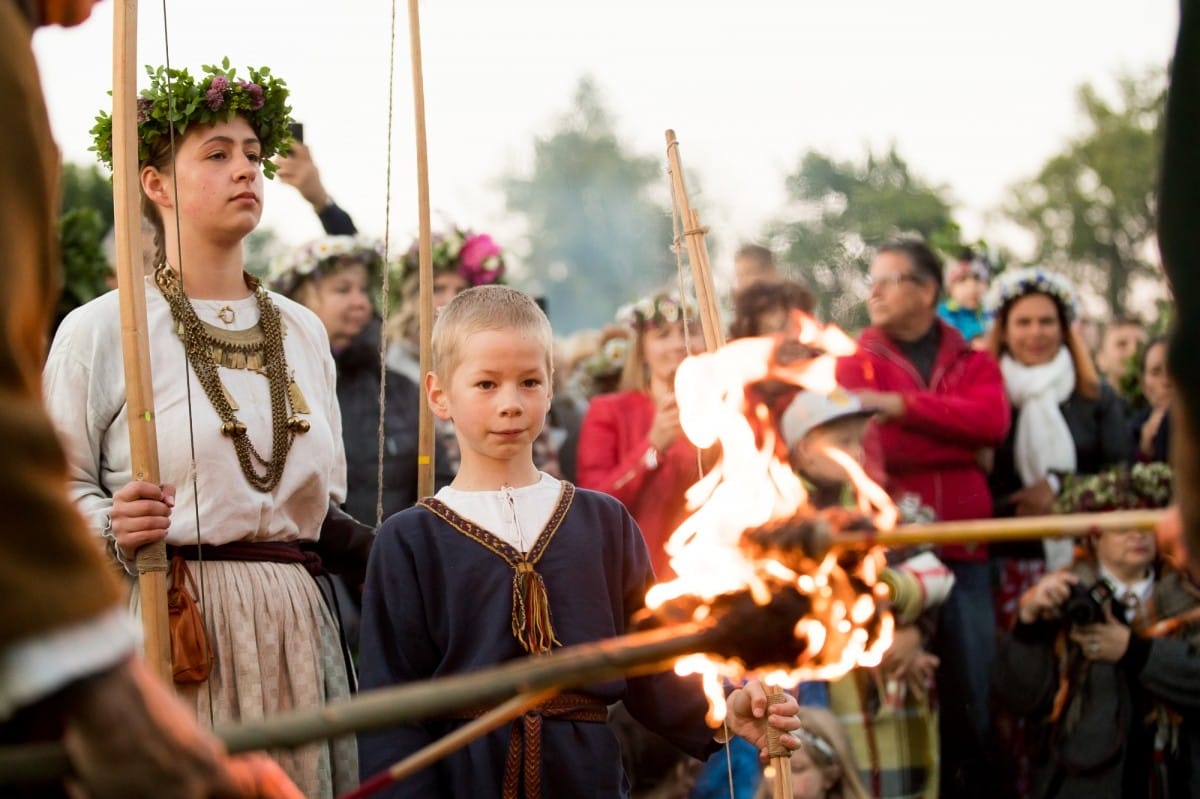 VASARAS SAULGRIEŽI LATVIJAS NOVADOS