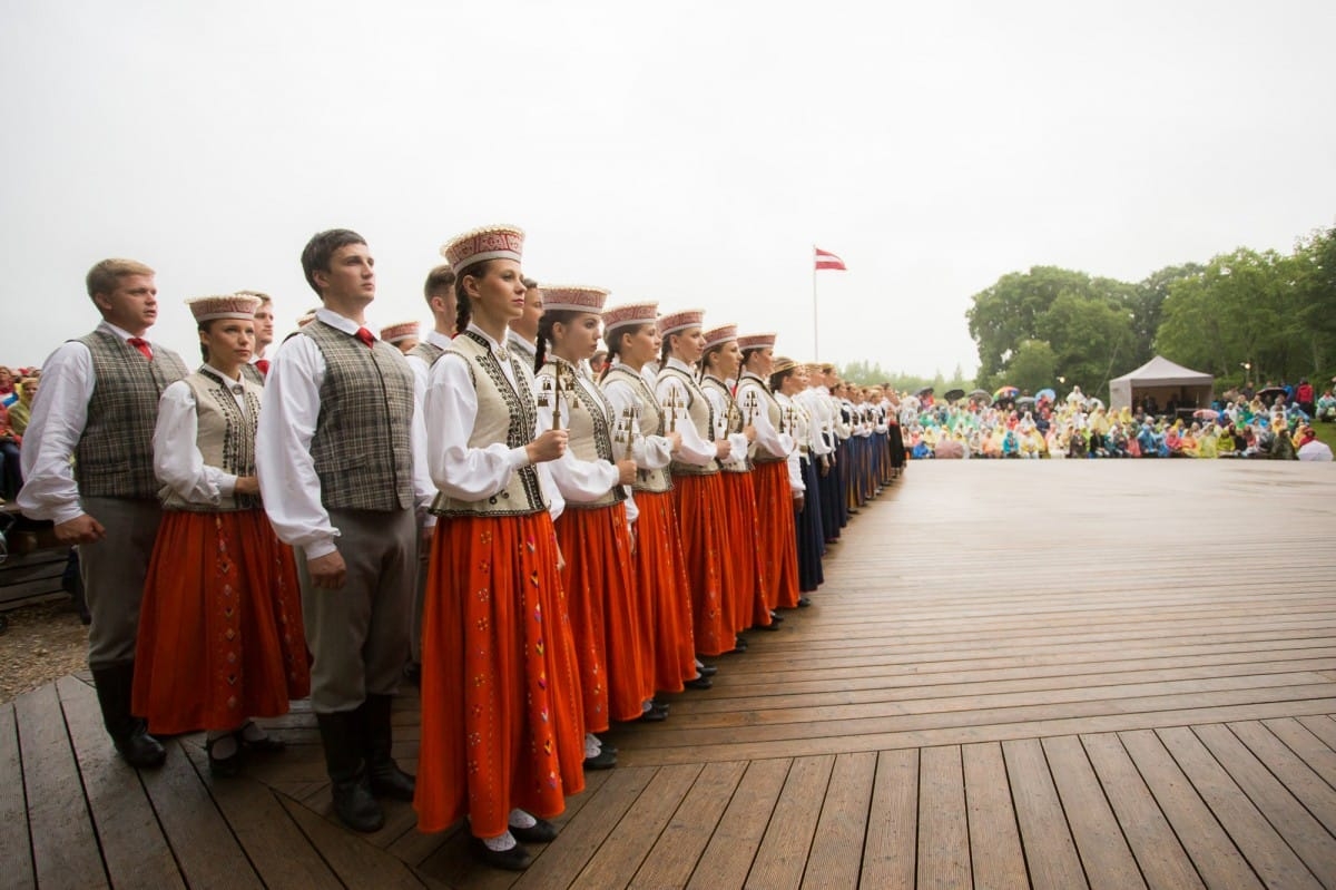 XXVI Vispārejo latviešu Dziesmu un XVI Deju svētku Ieskaņas koncerts Dikļos